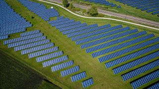 La energía solar se está extendiendo por toda Europa este verano.