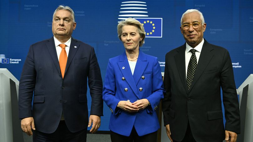 Orbán Viktor az uniós vezetőkkel (Ursula von der Leyen EB- és António Costa ET-elnök)