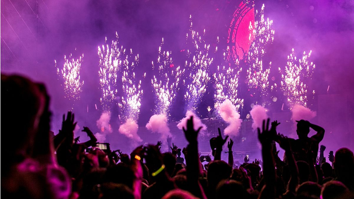 -Die-beste-Nacht-des-Jahres-Ist-Frankreichs-viraler-Firemen-s-Ball-den-Hype-wirklich-wert-