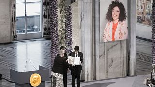 مراسم اهدای جایزه نوبل به نرگس محمدی