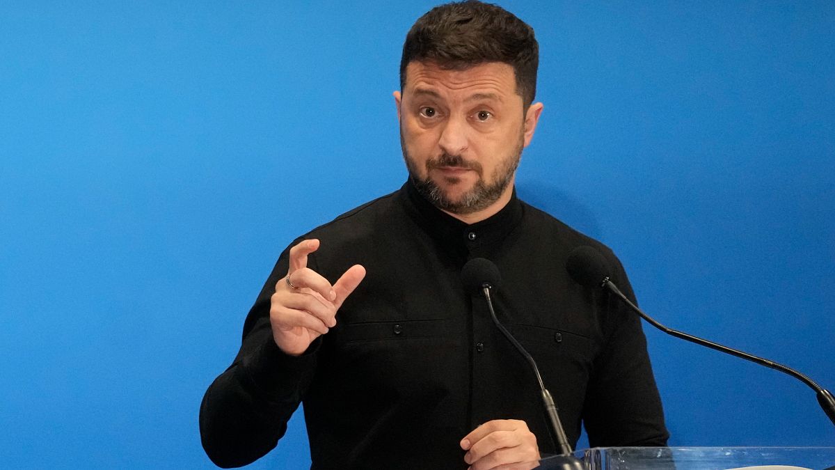 Νέος γύρος ειρηνευτικών συνομιλιών Ρωσίας-Ουκρανίας πραγματοποιείται την Τετάρτη, λέει ο Ζελένσκι Νέος γύρος ειρηνευτικών συνομιλιών Ρωσίας-Ουκρανίας πραγματοποιείται την Τετάρτη, λέει ο Ζελένσκι