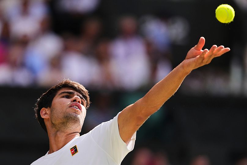 Carlos Alcaraz en la final individual masculina del Campeonato de Tenis de Wimbledon en Londres, el domingo 13 de julio de 2025.