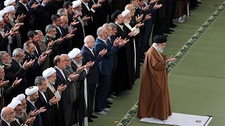 نماز جماعت به رهبری علی خامنه‌ای