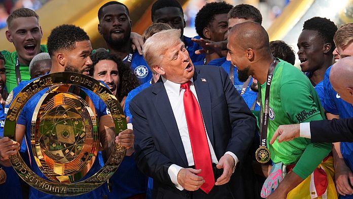Trump si imbuca alla cerimonia di premiazione della Coppa del Mondo per club