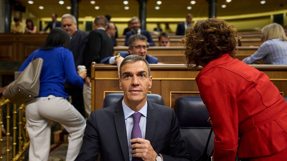 Espagne : Pedro Sánchez soutient l'ex-Premier ministre Zapatero poursuivi pour trafic d’influence