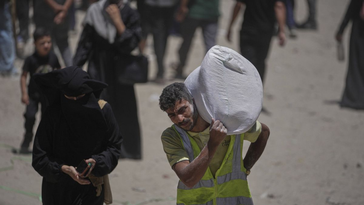 بسبب وثائقي حول غزة.. الـ"بي بي سي" تفتح تحقيقًا داخليًا حول "إرشادات الدقة"