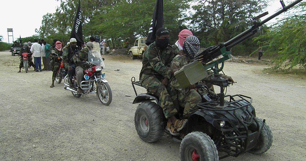 Al-Shabab fighters seize central Somali town, displacing thousands