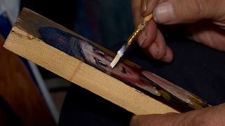SCREENSHOT - Artist gifts icons painted on US ammunition boxes to Ukraine front line soldiers