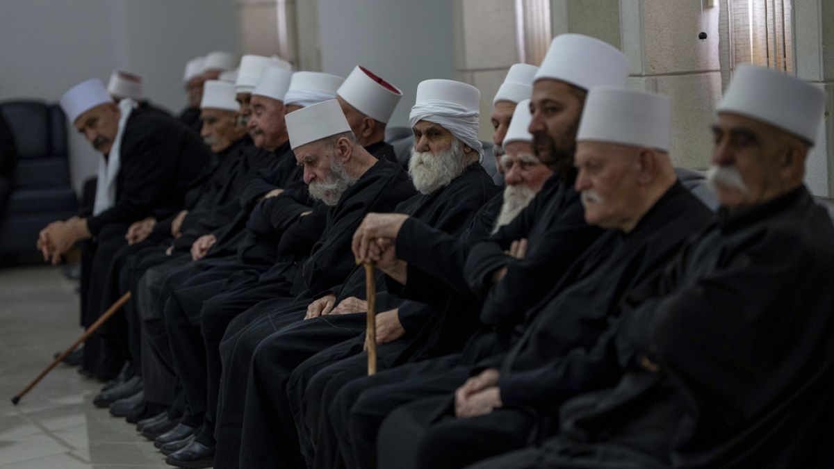 إسرائيل توسّع نفوذها في السويداء بدعوى"حماية الدروز"