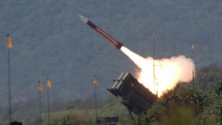 Lanzamiento de un misil Patriot de fabricación estadounidense durante unas maniobras anuales en el condado de Ilan, 80 kilómetros al oeste de Taipei (Taiwán), el 20 de julio de 2006.