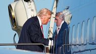 El presidente de Estados Unidos, Donald Trump, sube al Air Force One en Newark, Nueva Jersey, camino de Washington. 13 de julio de 2025