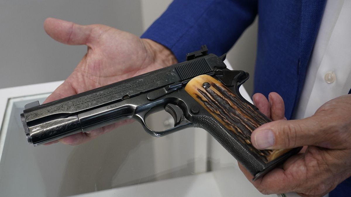 Time for EU to put its gun on the table in US tariff spat, says ex-trade chief