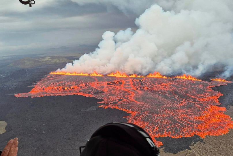 A view of the volcanic eruption by the Sundhnúkagigjarö íur volcano, in Grindavik, Iceland.
