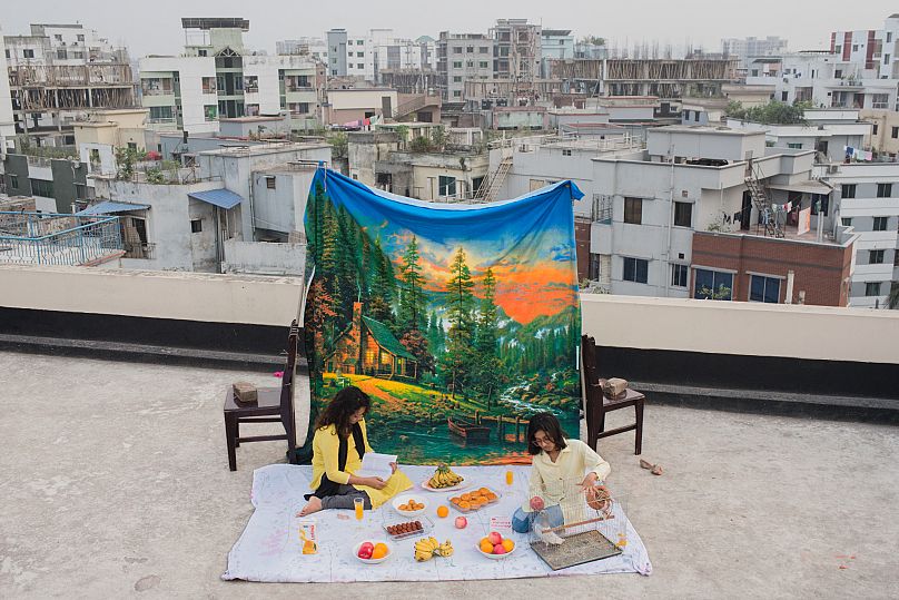 'Viaje urbano' 2023 by Mithail Afrige Chowdhury