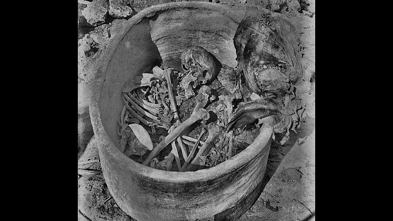 Photo showing skeleton of the man found at Nurayrat