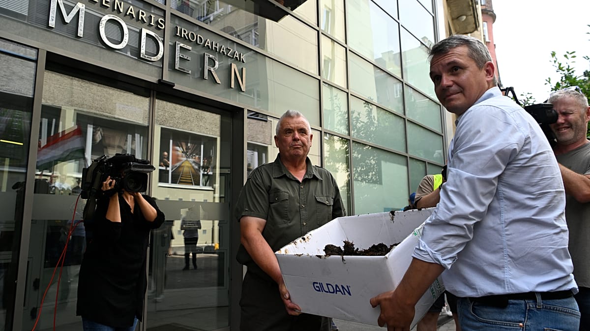 Gazdák tüntetnek Brüsszel döntései ellen az élelmiszer-ellátás biztonságáért Gazdák tüntetnek Brüsszel döntései ellen az élelmiszer-ellátás biztonságáért
