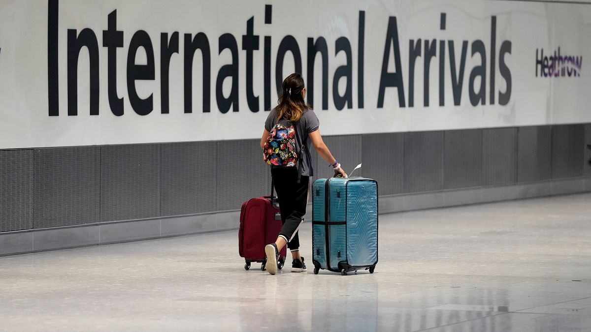 La prohibición de los levantamientos del Reino Unido al portaaviones de Pakistán a posteriori de que los estándares de seguridad mejoren, dice el diplomático