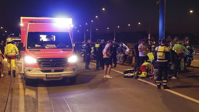 Germania: esplosione durante i fuochi d'artificio di una fiera, almeno 19 feriti