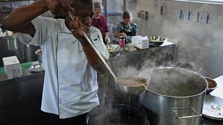À Johannesburg, des marmites géantes pour honorer le Mandela Day