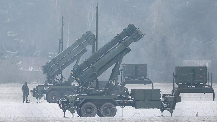 Stati Uniti e Germania si accordano per la consegna di cinque sistemi di difesa aerea Patriot all'Ucraina