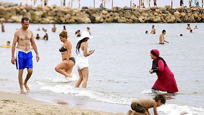 Algérie : controverse religieuse autour des maillots de bain masculins