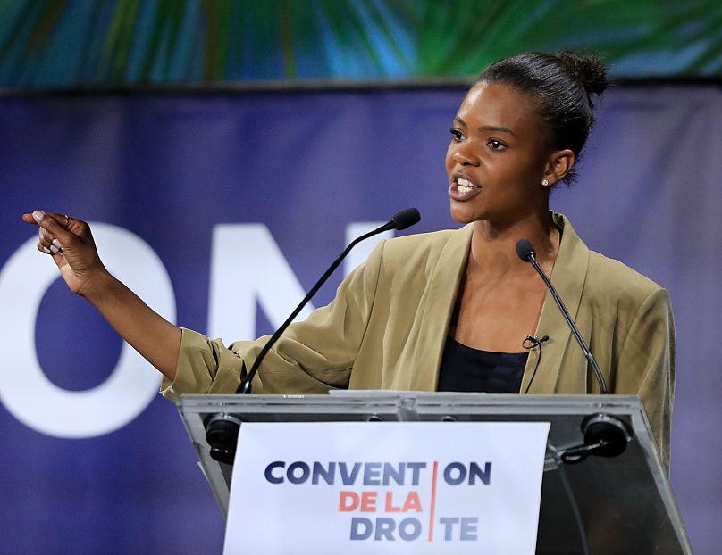 Candace Owens, influeancerka, gestykuluje podczas przemówienia na Konwencji Prawicy w Paryżu, w sobotę 28 września 2019