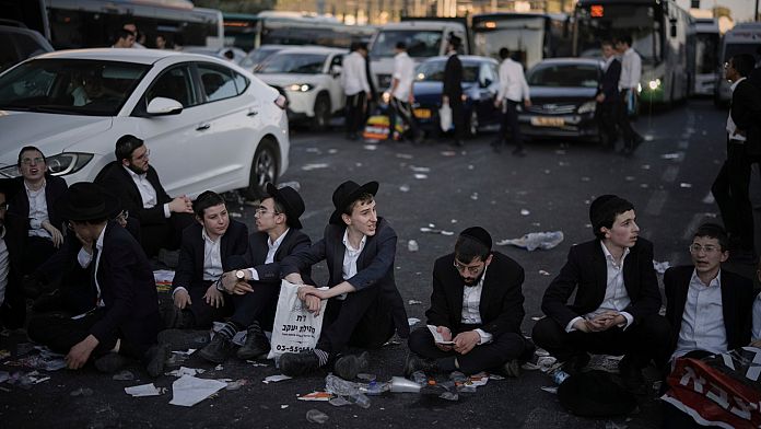 NO COMMENT: Protestas ultraortodoxas contra el fin de las exenciones del servicio militar israelí