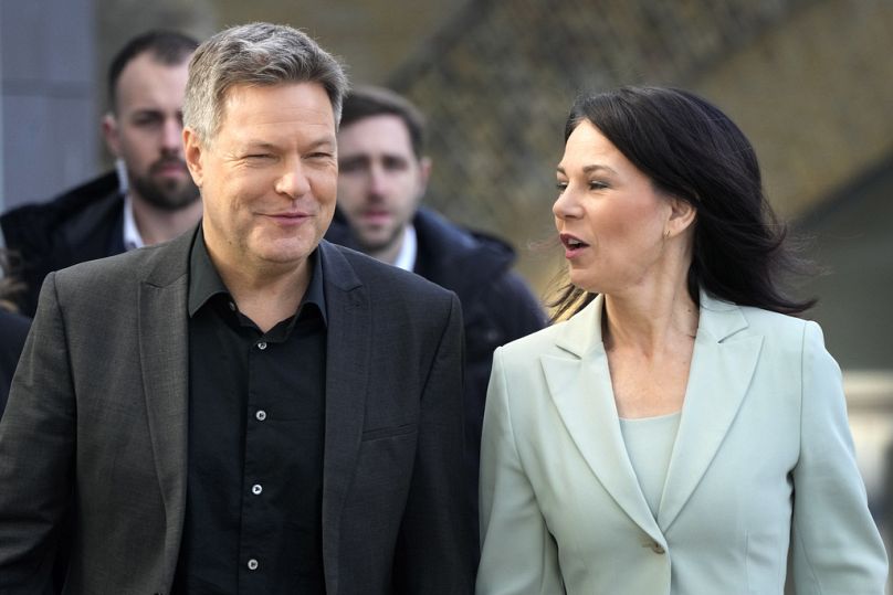 Quando Robert Habeck e Annalena Baerbock eram ministros, apresentaram muitos processos-crime por "insultarem" até cidadãos comuns.