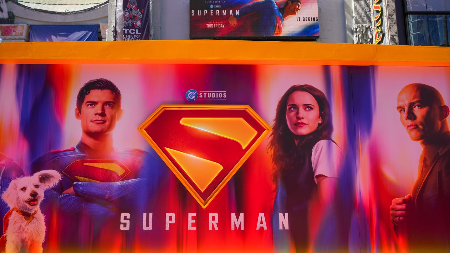 Vista general del ambiente en el estreno de 'Superman' el lunes 7 de julio de 2025, en el Teatro Chino TCL de Los Ángeles. 