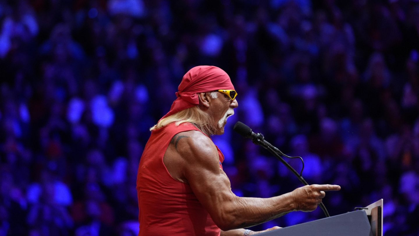 Güreş efsanesi Hulk Hogan 71 yaşında hayatını kaybetti | Euronews