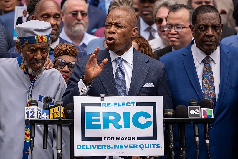 Le maire de New York, Eric Adams, s'exprime lors d'un rassemblement pour le lancement de sa campagne à l'hôtel de ville, le jeudi 26 juin 2025, à New York