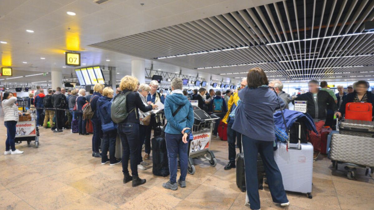 EU airports set to ditch 100ml liquid limit for hand baggage