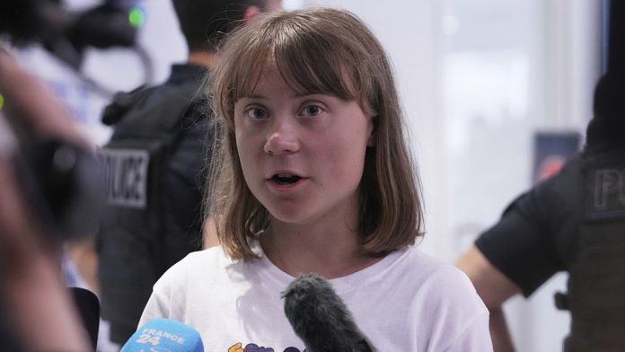 Greta Thunberg contro i centri migranti dell'Italia in Albania: "Violano i diritti umani"