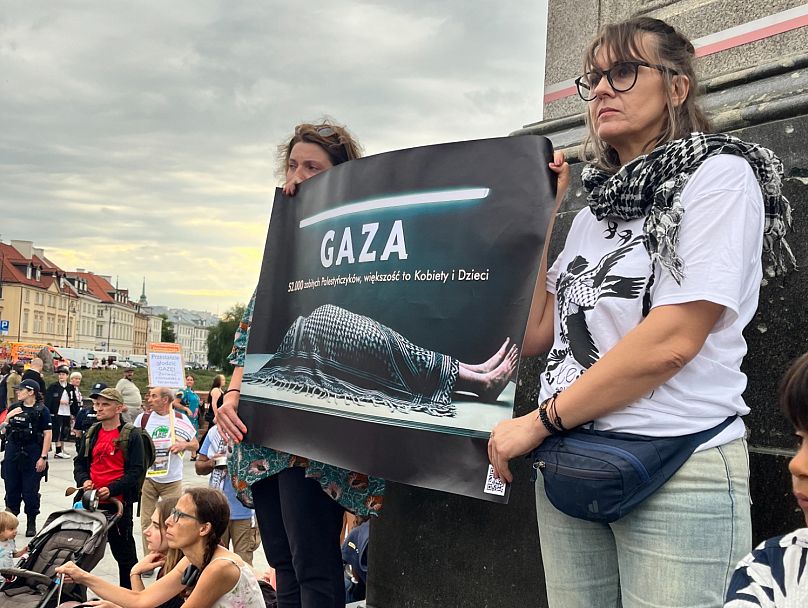 Protest “Przestańcie głodzić Gazę” na Placu Zamkowym w Warszawie, 25 lipca 2025 roku.