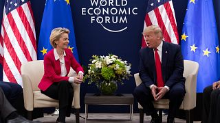 Президент США Дональд Трамп встречается с председателем Европейской комиссии Урсулой фон дер Ляйен на Всемирном экономическом форуме, 21 января 2020 года, Давос, Швейцария