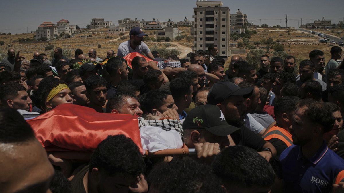 خلال اقتحام مخيم في نابلس.. مقتل فتى فلسطيني برصاص الجيش الإسرائيلي في الضفة الغربية