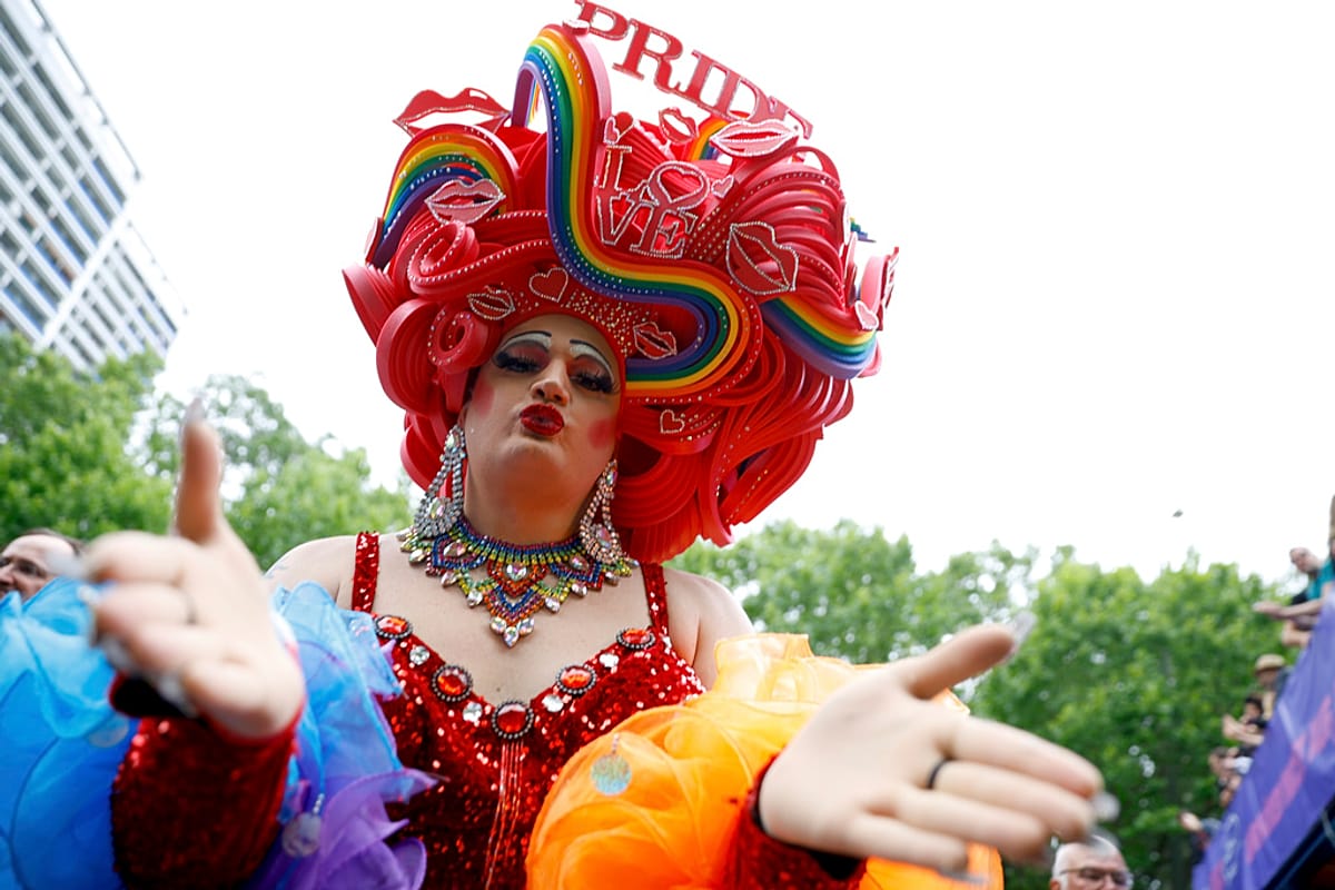 "Nie wieder still" - Berliner CSD setzt Zeichen für Vielfalt | Euronews