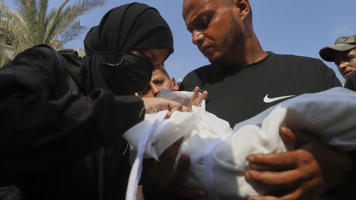 المجاعة في غزة: وفاة رضيعة بسوء التغذية تُجسّد تفاقم الأزمة الإنسانية في القطاع