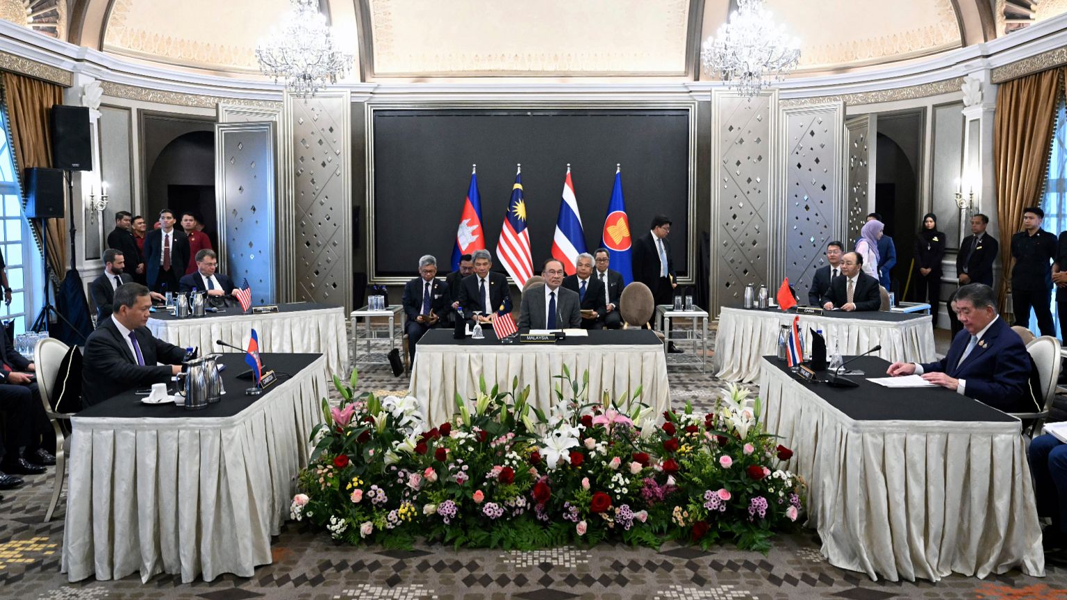 Thailand and Cambodia agree to 'immediate ceasefire'