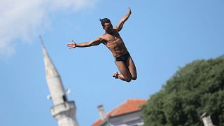 Old bridge in Mostar hosts 459th annual jump