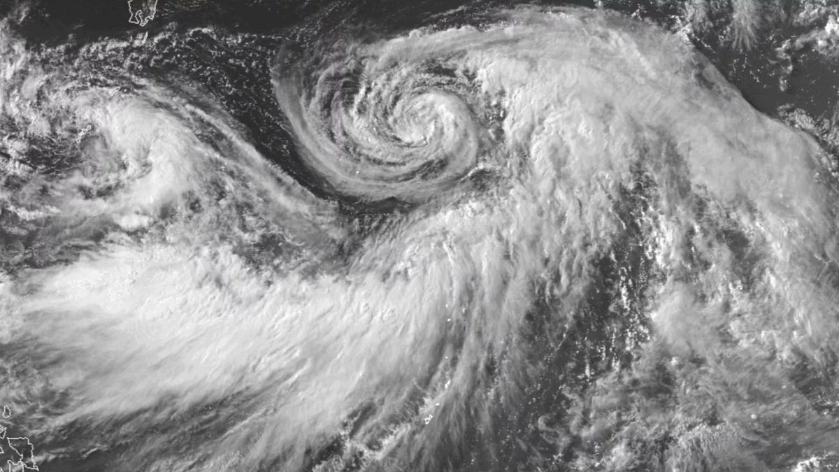 Hurricane Iona forms after strengthening in Pacific Ocean but poses no threat to Hawaii