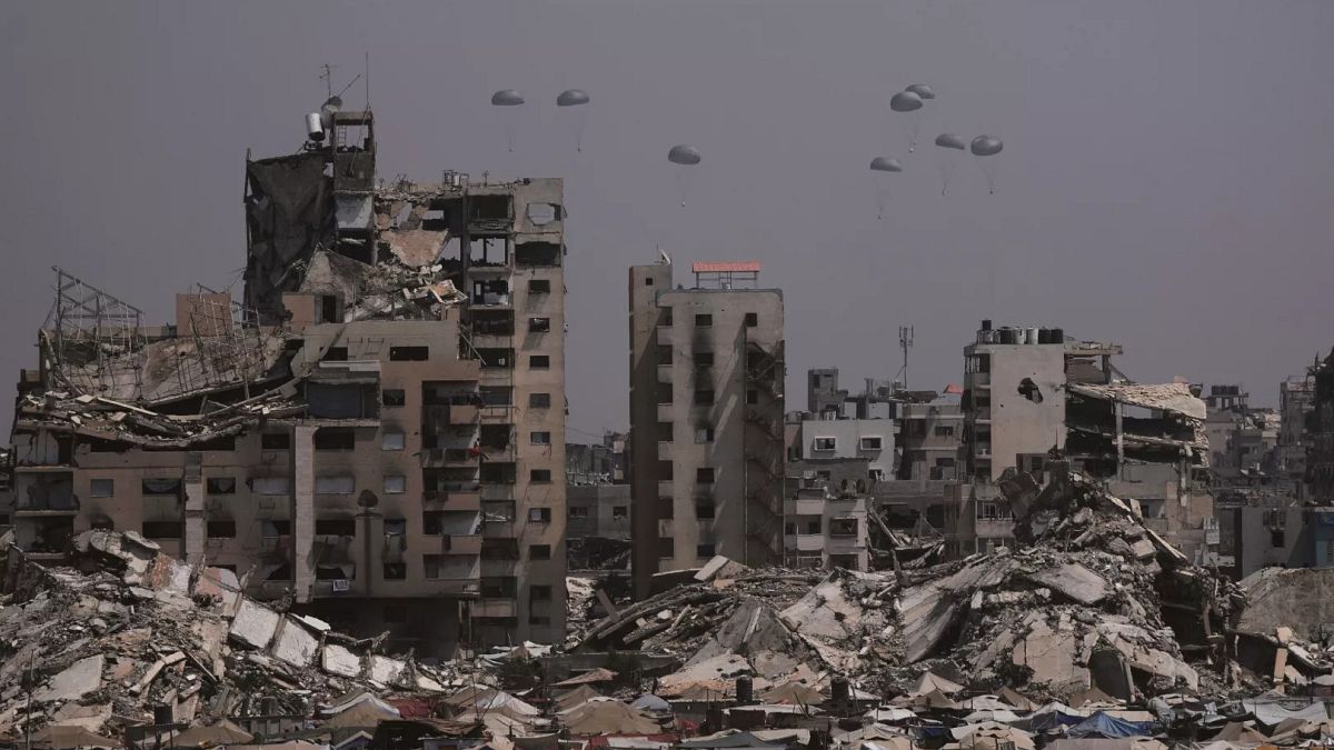 Trump says Gaza suffering 'real starvation' and pledges to open US food hubs