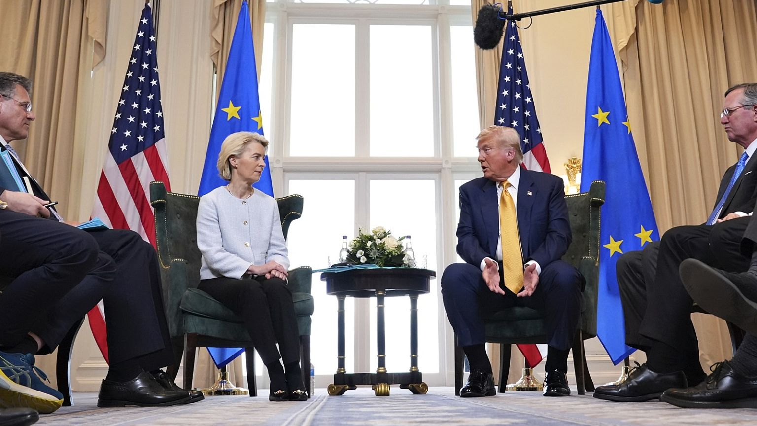 Η Ursula von der Leyen και ο Donald Trump συναντήθηκαν στη Σκωτία.