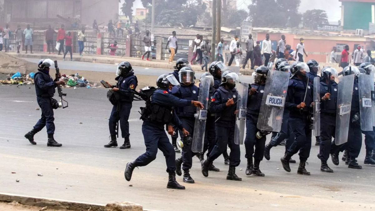 Four killed and hundreds arrested in Angola fuel hike protests