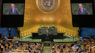 آنتونیو گوترش، دبیرکل سازمان ملل متحد، دوشنبه، 28 ژوئیه 2025 در مجمع عمومی سازمان ملل سخنرانی می کند.