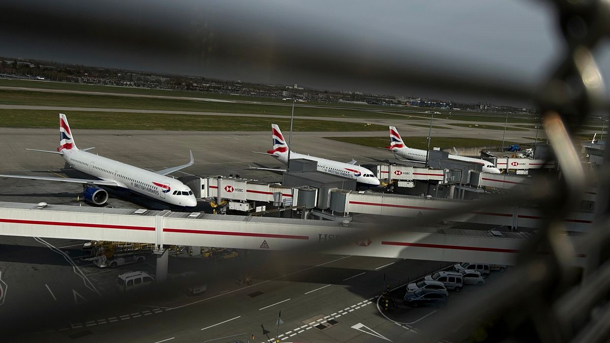 Airlines demand answers after UK air traffic control outage