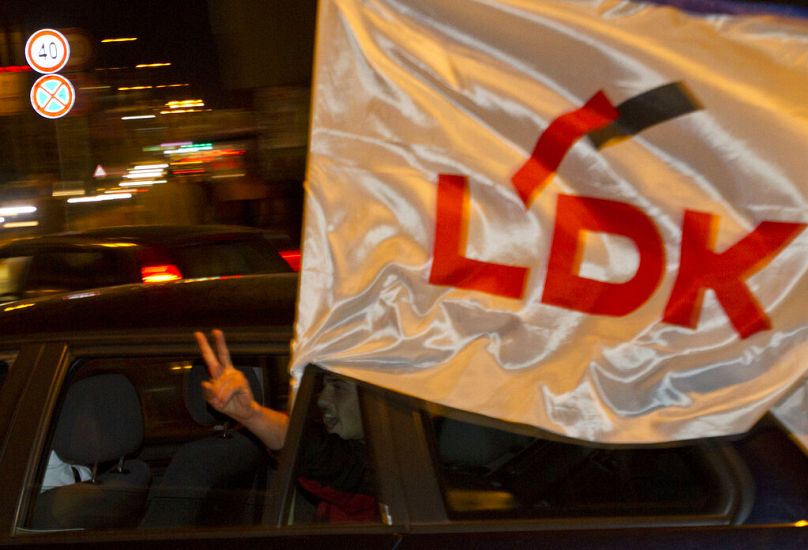 Zwolennicy partii opozycyjnej LDK.