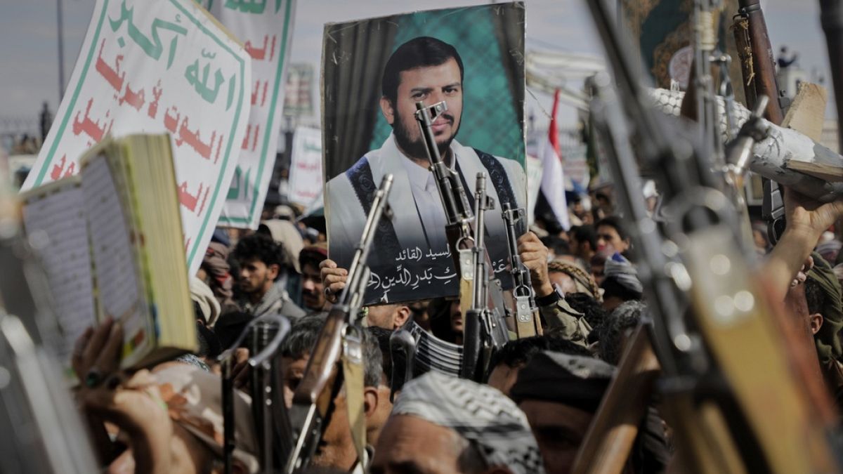 الحوثي يكشف تفاصيل "المرحلة الرابعة" ضد إسرائيل ويصف المساعدات الجوية لغزة بـ"الخدعة"