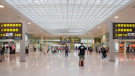 Urlaubsreise: Eltern lassen 10-jährigen Sohn am Flughafen zurück | Euronews