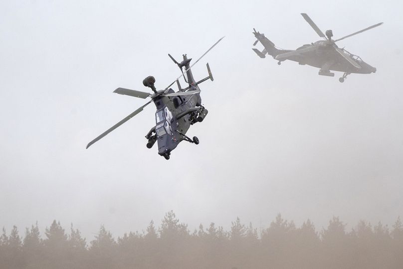 Eurocopter Tiger der Bundeswehr nehmen am 29. Mai 2024, an der litauisch-deutschen internationalen Militärübung "Grand Quadriga 2024" teil